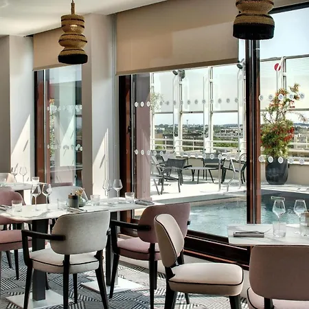 Pullman Centre Hotel 4*