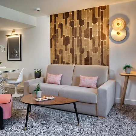 Pullman Centre Hotel 4*