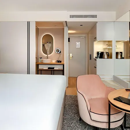 Pullman Centre Hotel