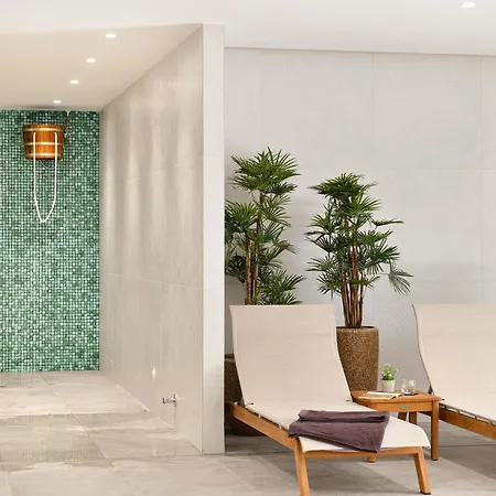 Pullman Centre Hotel