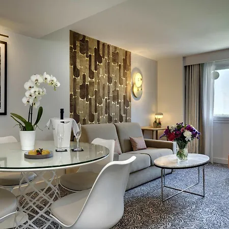 Pullman La Pleiade Centre ホテル 4*