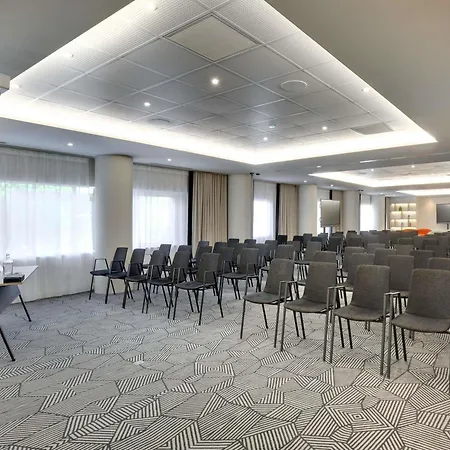 Pullman La Pleiade Centre 호텔 4*