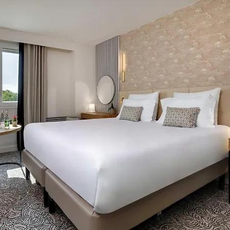 Pullman La Pléiade Centre Hotel