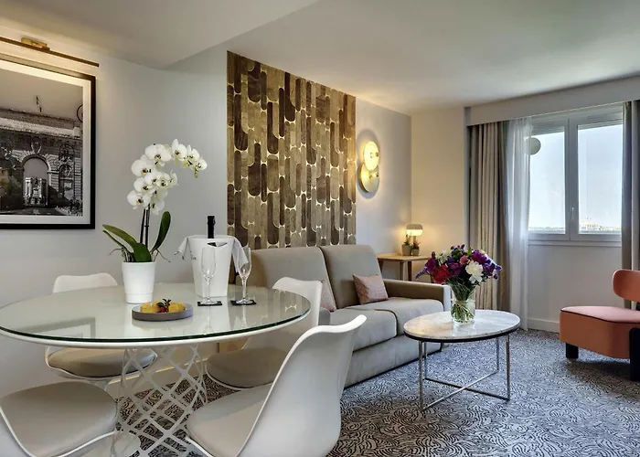 Pullman La Pleiade Centre ホテル 4*